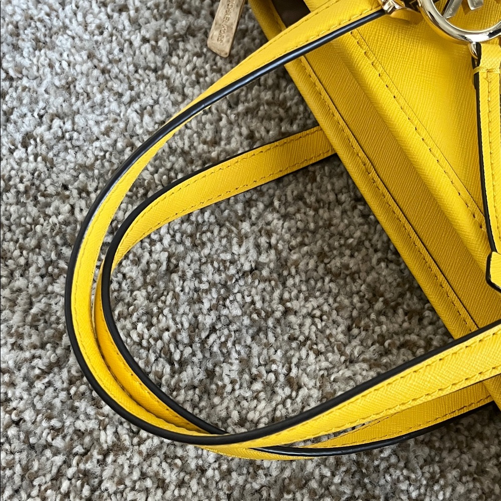 Michael Kors Citrus π Jet Set Travel Tote Leather with Removable Strap - Picture 14 of 16